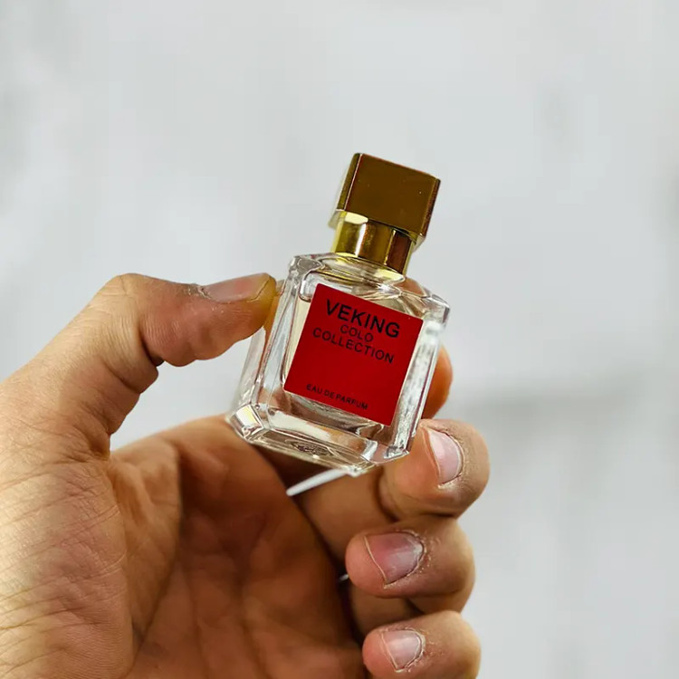 نمای کامل از شیشه ادکلن باکارات رژ سفید (باکارات رژ 540 اکسترایت) ویکینگ حجم 25 میل