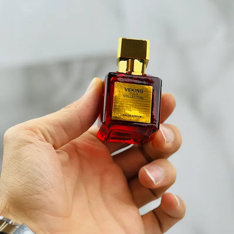 نمای کلی شیشه ادکلن باکارات رژ قرمز (باکارات رژ 540) ویکینگ حجم 25 میل